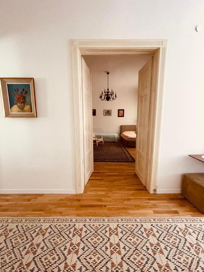 The Best Location Salon Apartment With Main Street View Sarajevo Exterior photo